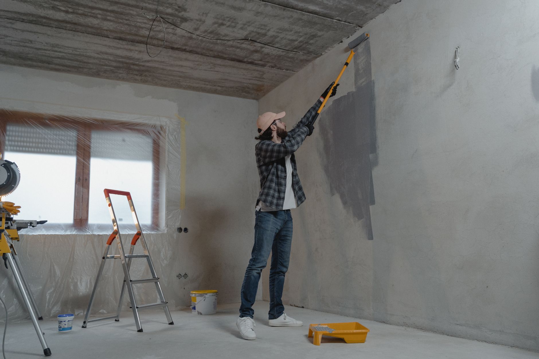 Peintre en bâtiment équipe à Évry-Courcouronnes